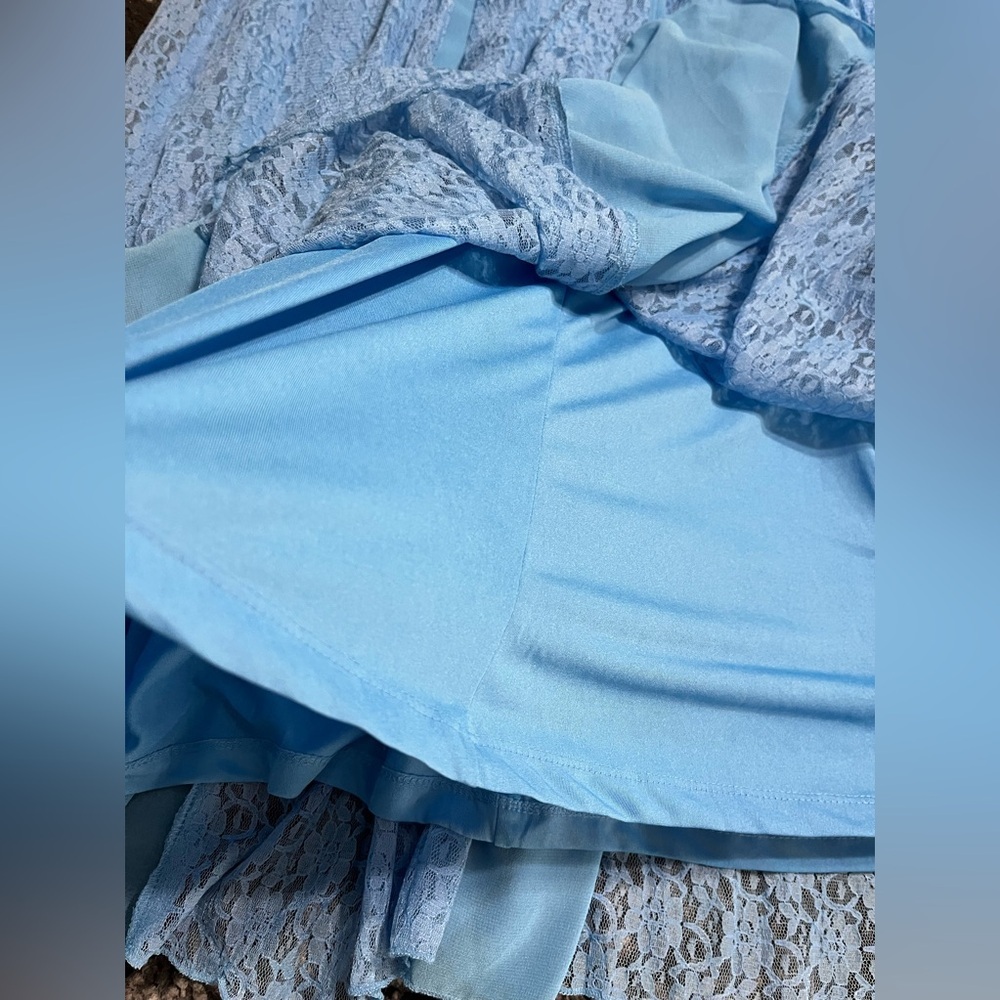 Women’s Paragon formal dress - Picture 6 of 9
